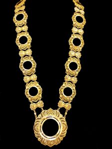 Yellow Gold Necklace & Kladeh
